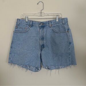 Levi’s Cutoff Raw Hem Shorts